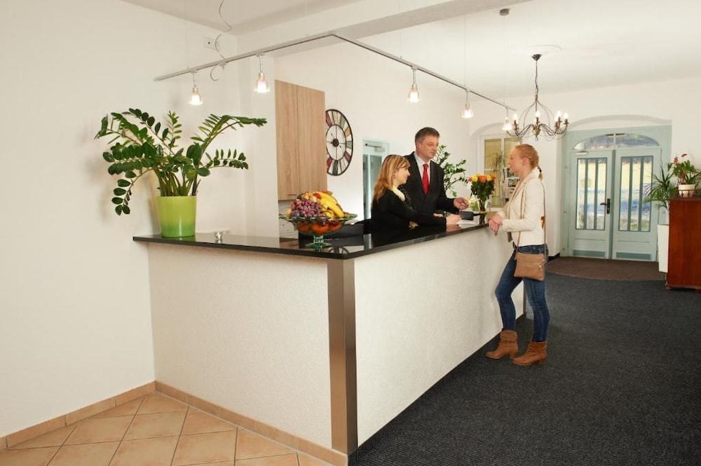 Hotel Erbgericht Krippen 3/50