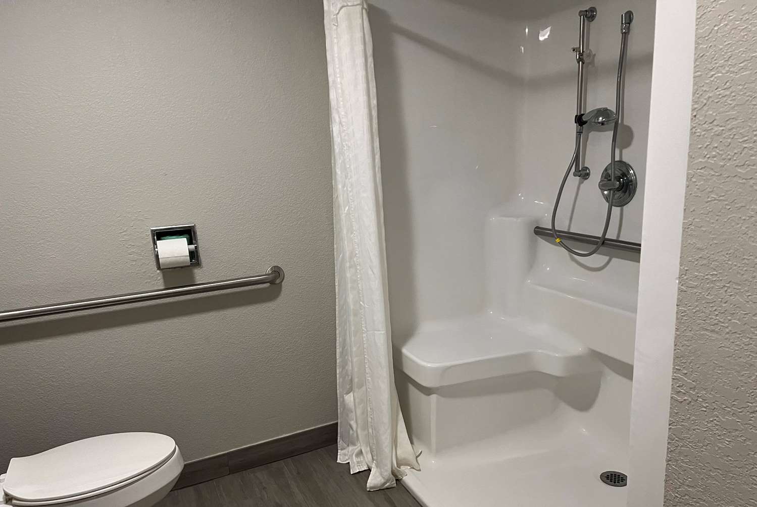 Days Inn by Wyndham Wagoner 18/20