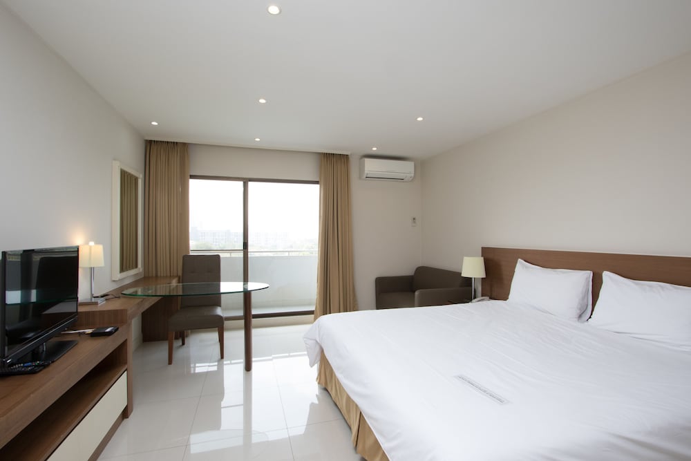 Thomson Hotel Huamark 13/50