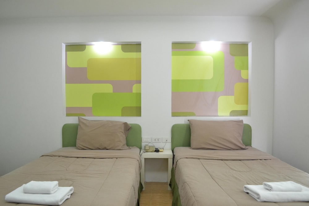 Bangsaen Villa Hotel 32/48