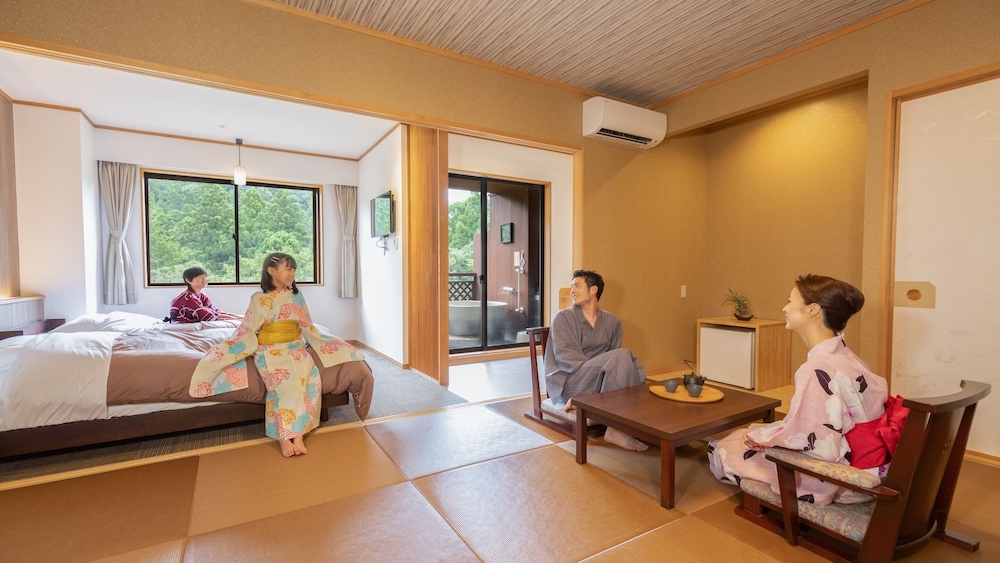 JAPANESE WESTERN, SUPERIOR, OUTDOOR BATH