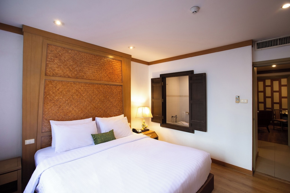 The Tarntawan Hotel Surawong Bangkok 12/60