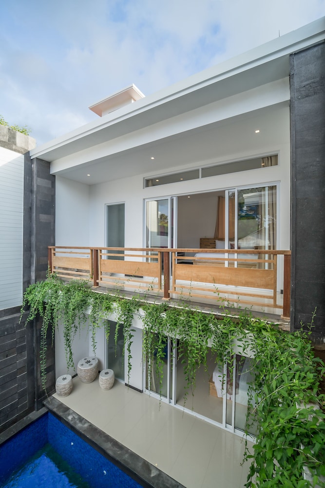Puri Bagus Villa Legian Kuta 1/45