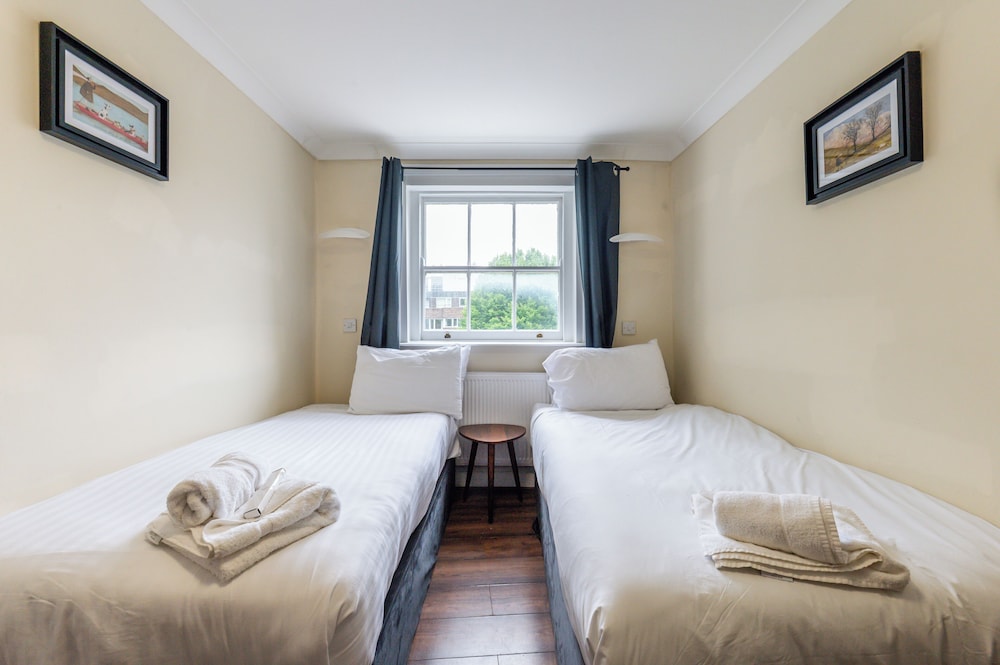 Belmont And Astoria Hotel 7/58