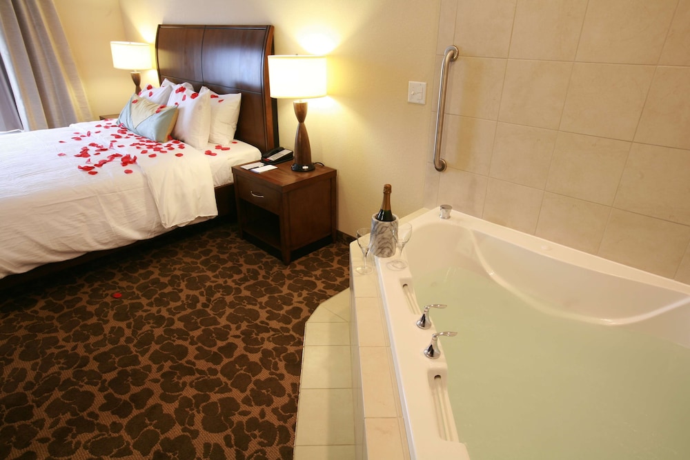 Hilton Garden Inn Charlotte Concord 9/34