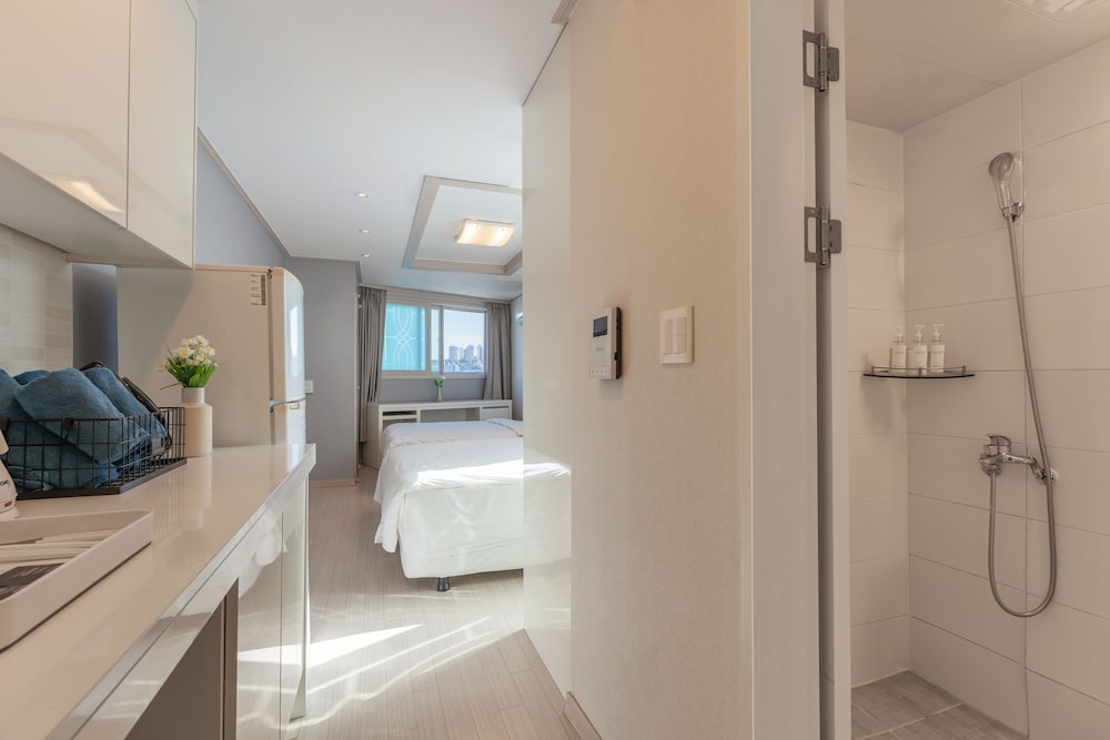 Staywell Hotel 49/50