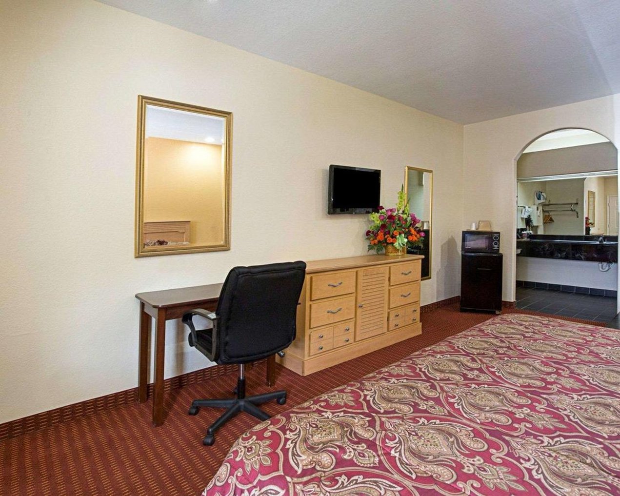 Scottish Inn & Suites IAH West 9/10