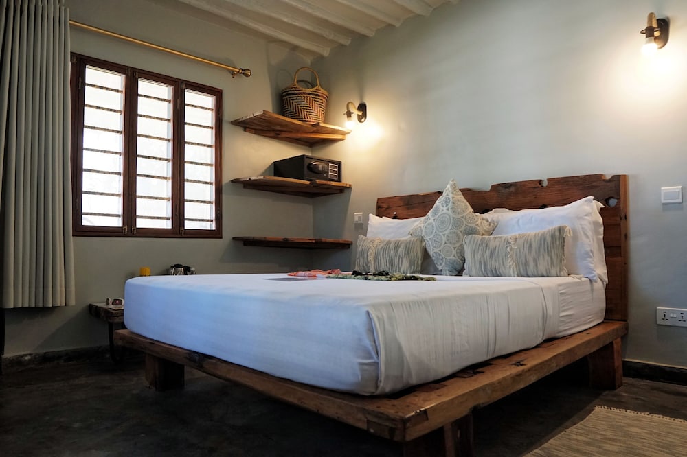 Ndame Beach Lodge 10/67