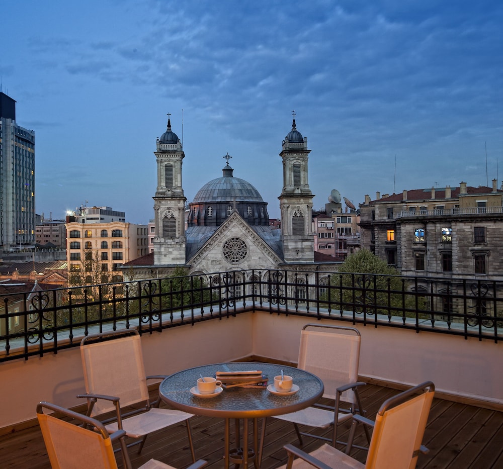 Triada Otel 59/76