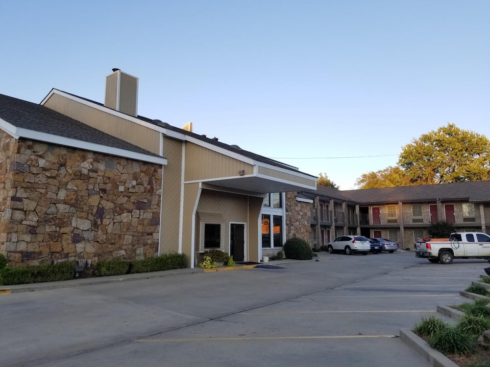 Motel6 Ada, OK image