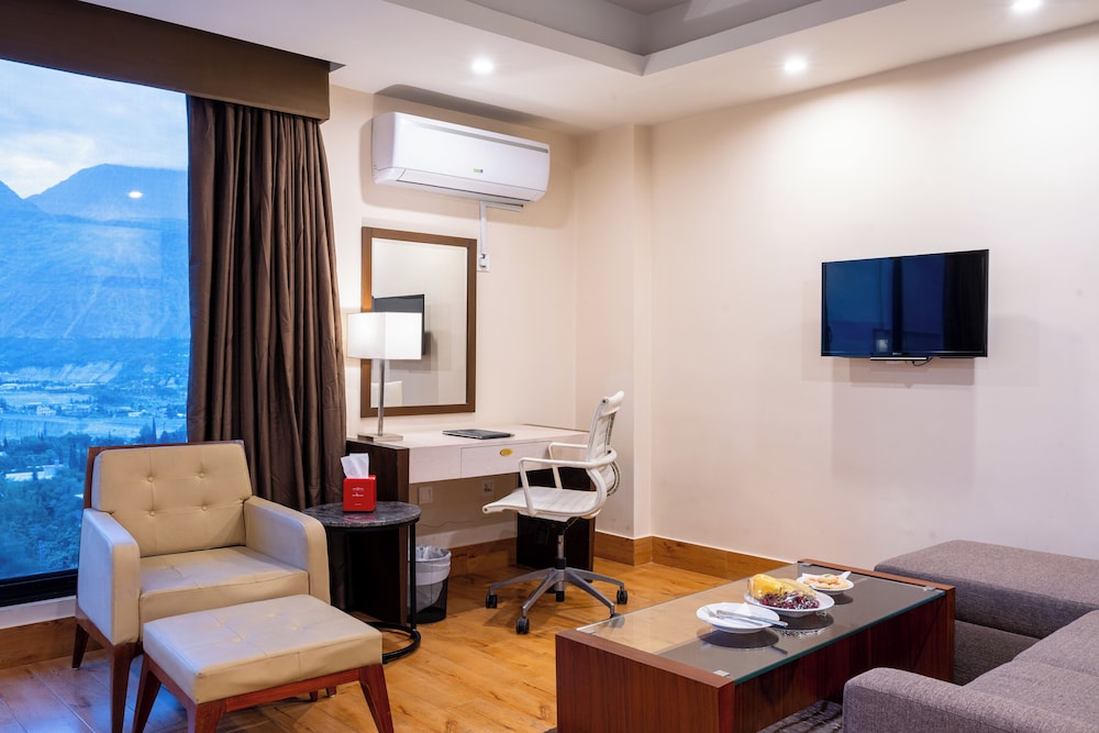 Avari Xpress Gilgit 30/37