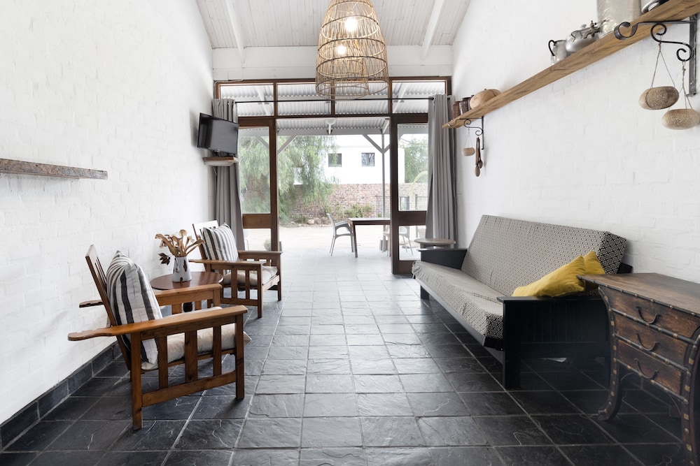 Karoo Retreat 23/43