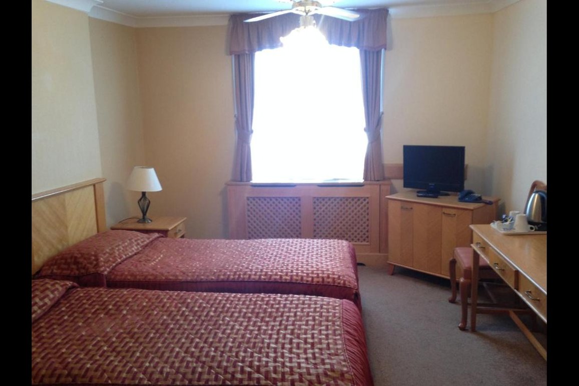 Troy Hotel 30/45