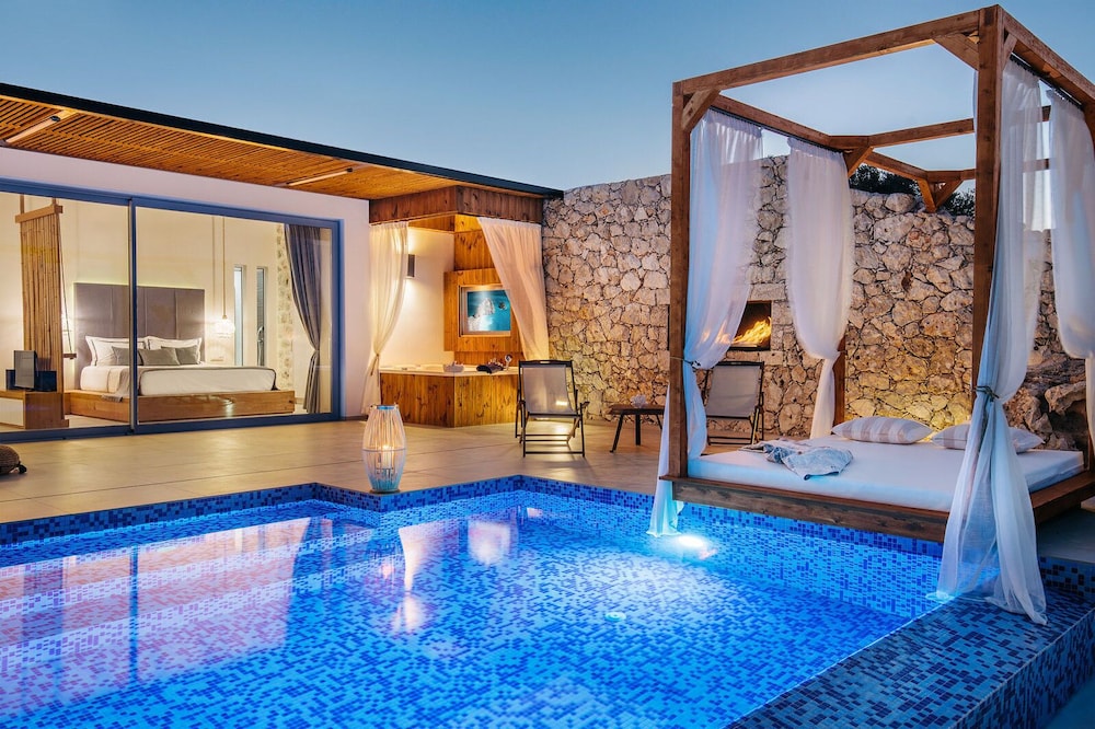 Emerald Villas 20/50