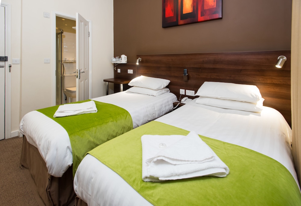 Marble Arch Inn 26/29
