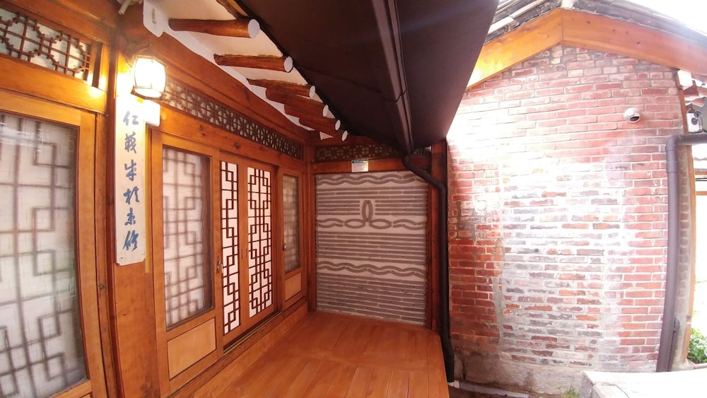So Hyeon Dang Hanok Guesthouse 51/67