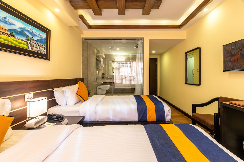 DELUXE, TWIN BEDS, CITY VIEW