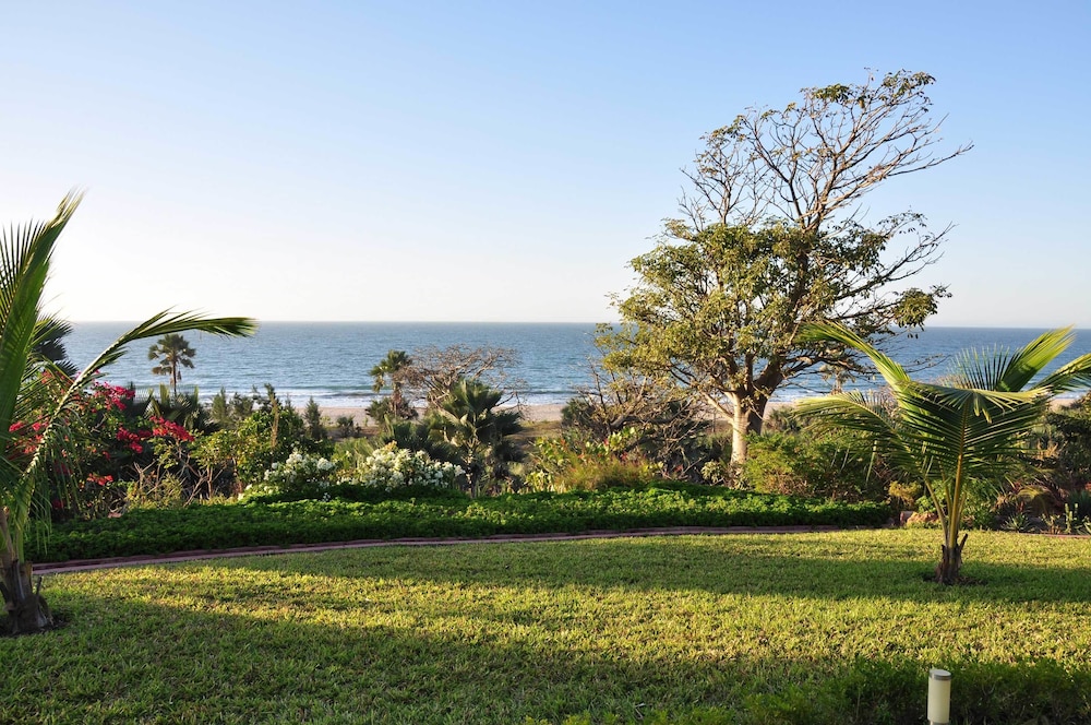 Leo S Beach Hotel Restaurant Adults Only 25/39