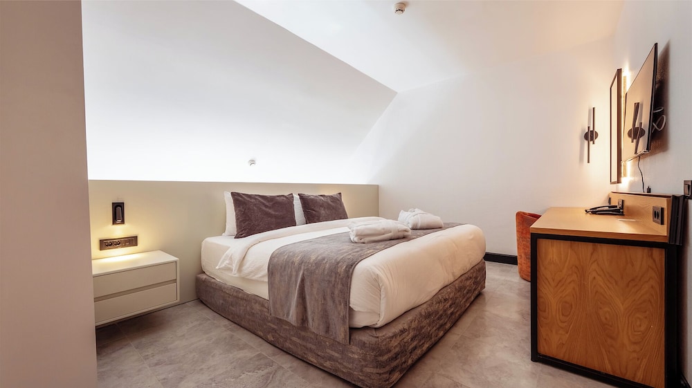 Duplex, Roof, Suite, Double Bed, Main Building