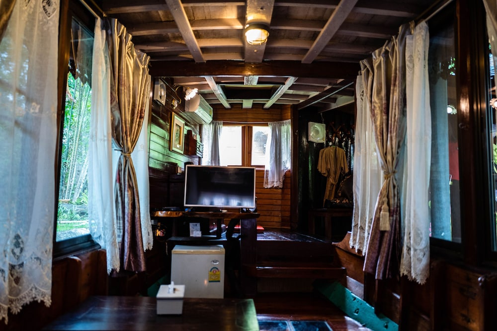 Kaengkrachan Boathouse Paradise Resort 40/78