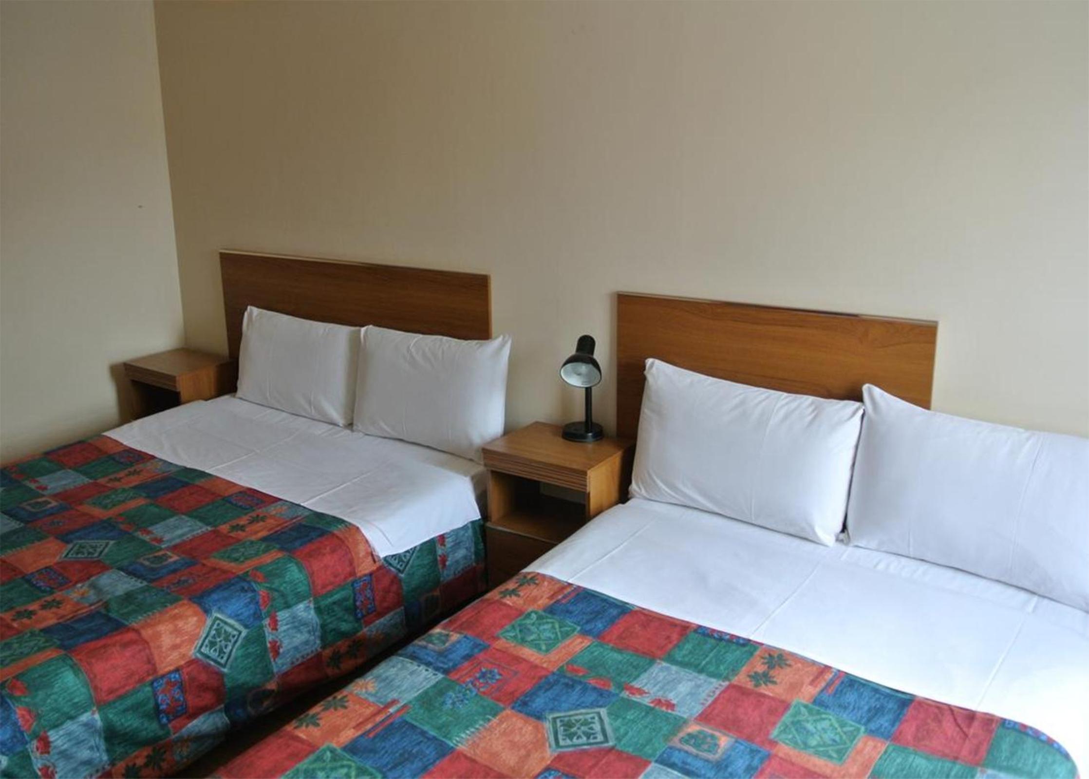 Carlton Hotel 28/53