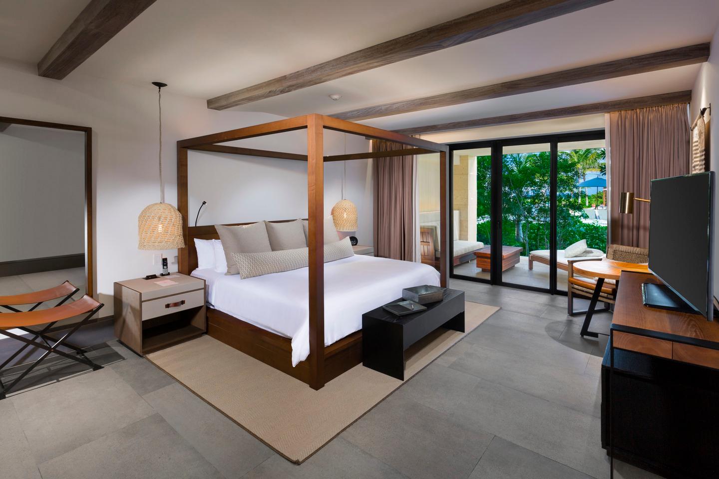 Standard, Suite, Tropical View