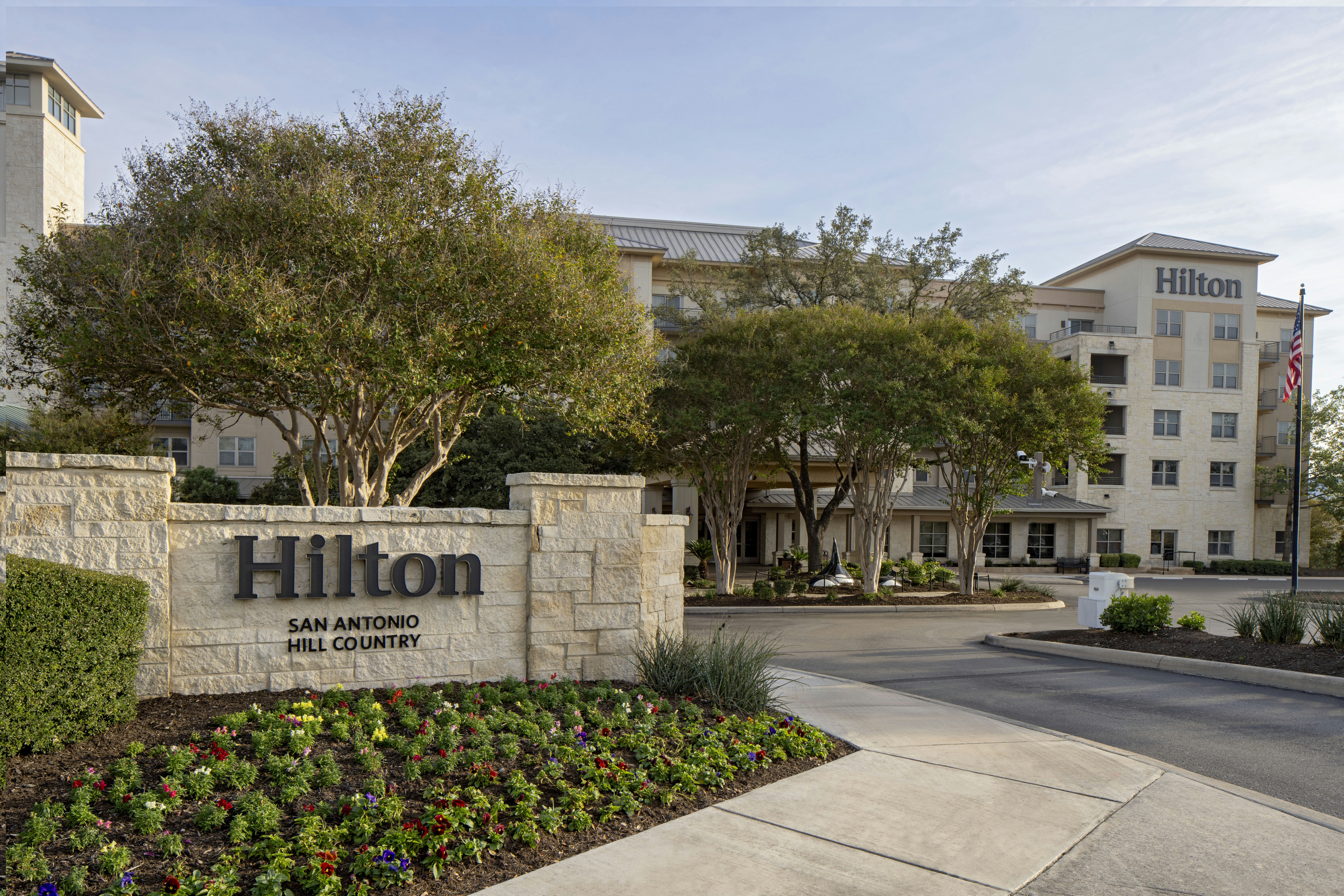 Hilton San Antonio Hill Country 68/74
