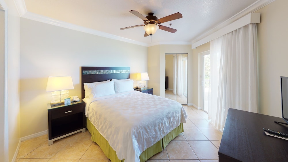 Holiday Inn Resort Grand Cayman, an IHG Hotel 20/78