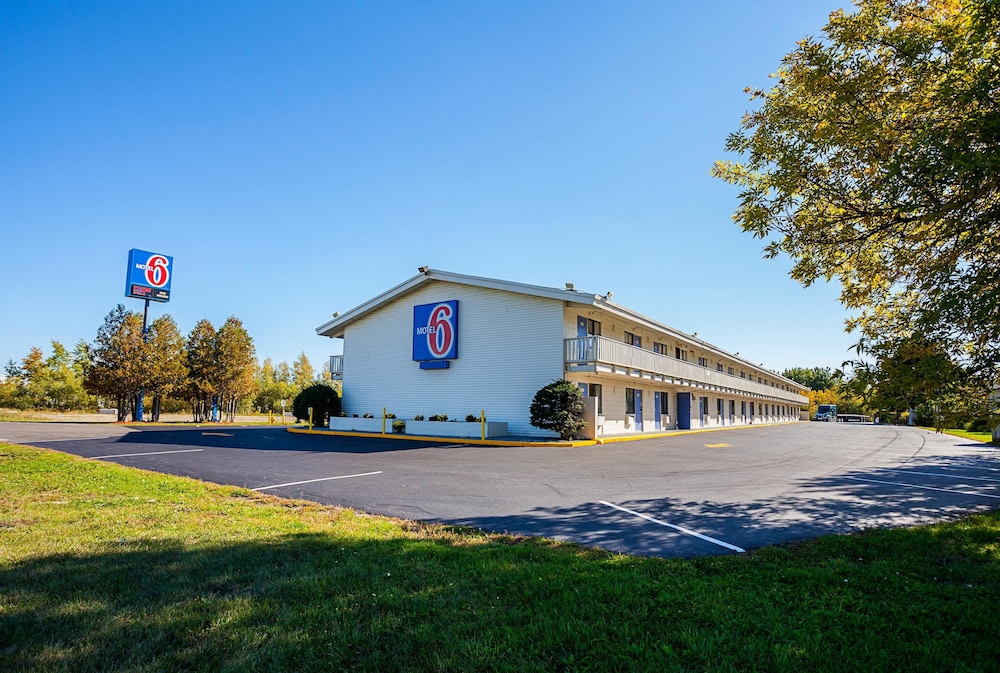 Americas Best Value Inn Bangor 37/43