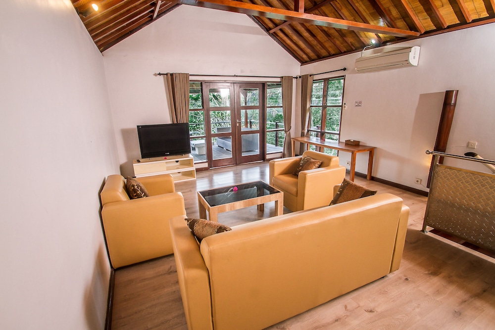 Puri Saron Madangan Hotel 34/50