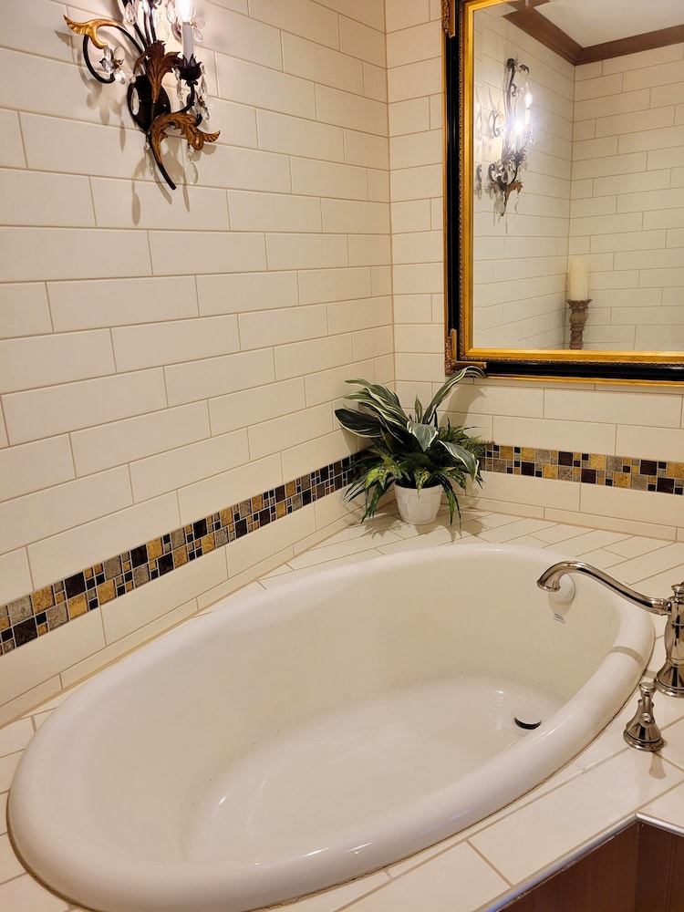 Altland House Inn and Suites 43/50