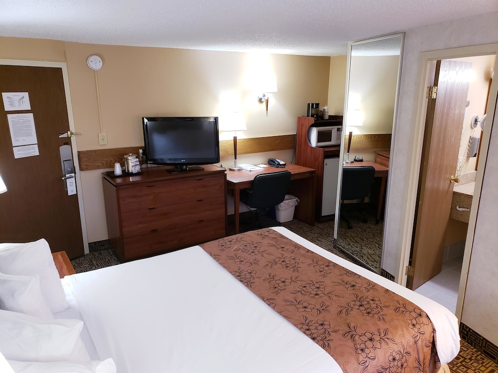 Quality Inn & Suites Black River Falls I-94 20/52