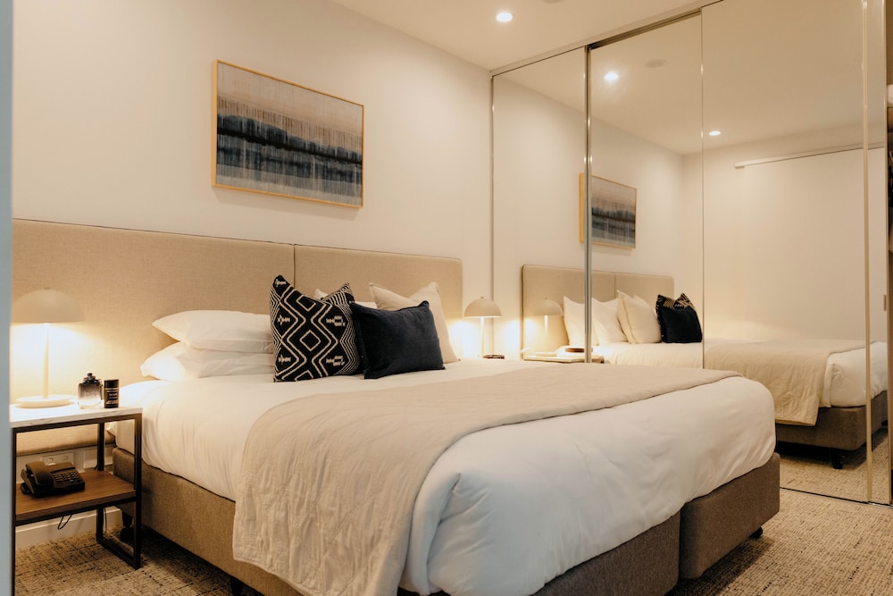 1 BEDROOM, APARTMENT