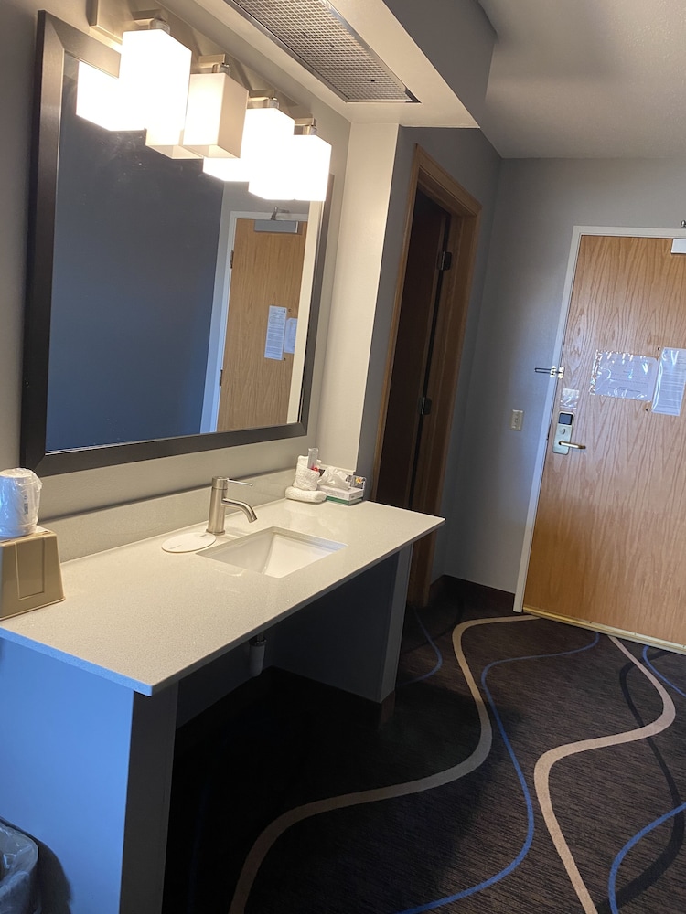 AmericInn by Wyndham Mauston 41/44