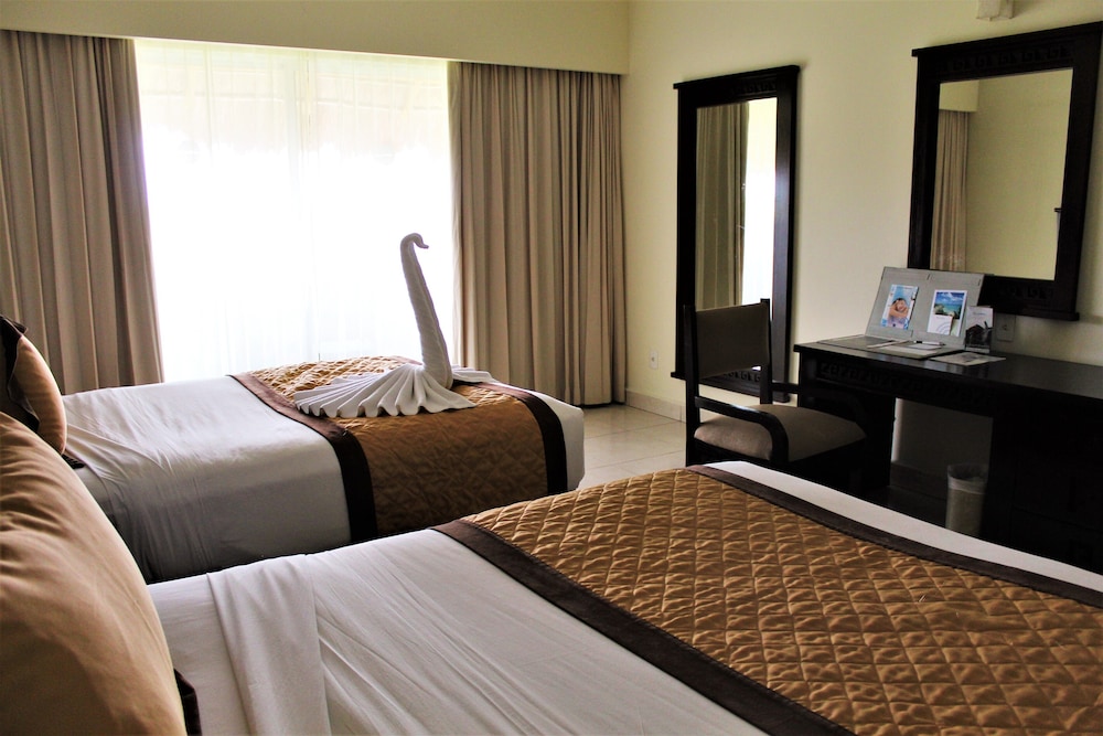 Bluebay Grand Esmeralda All Inclusive 18/50