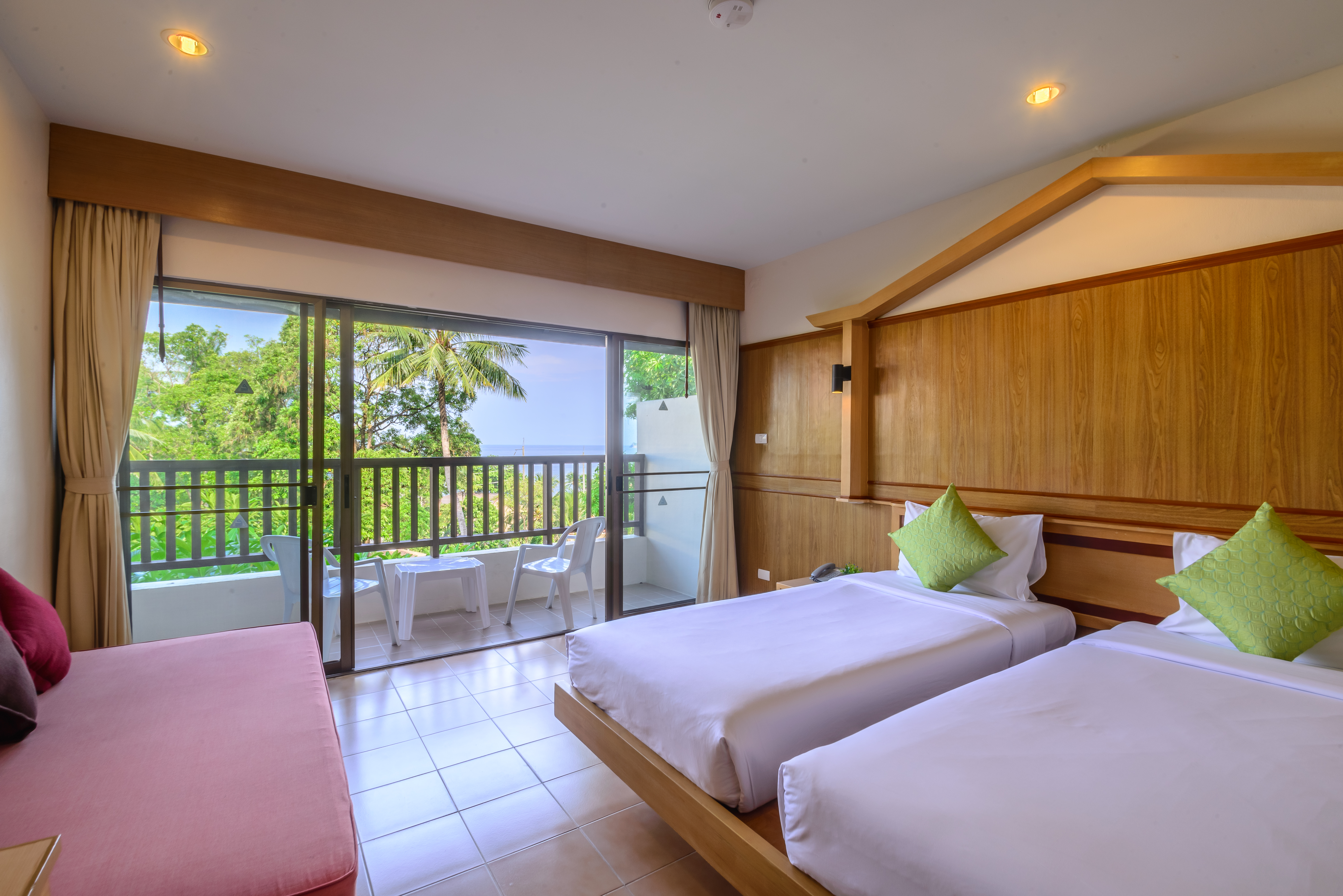 PREMIUM ROOM