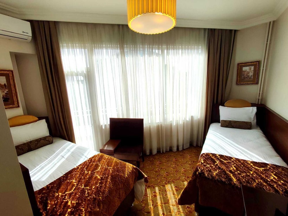 City, Twin Beds, Sea View, Balcony