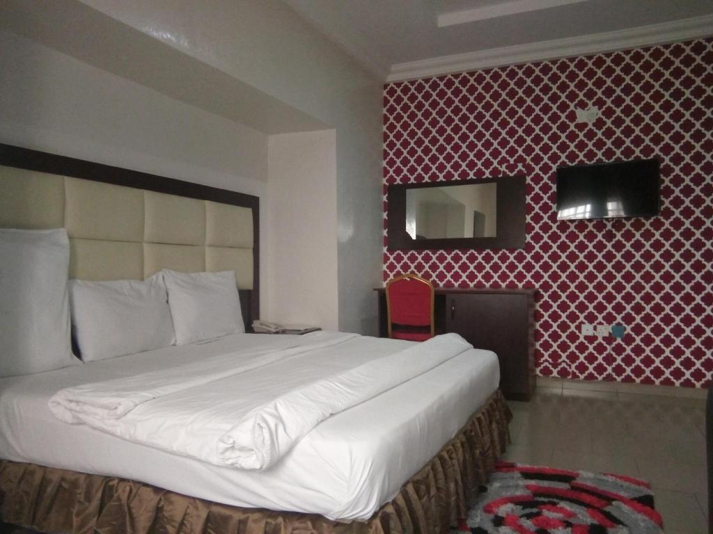 Viclin Diamond Hotels 8/15
