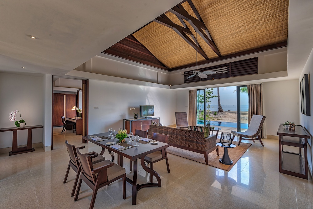 THE RESIDENCE BINTAN 57/73