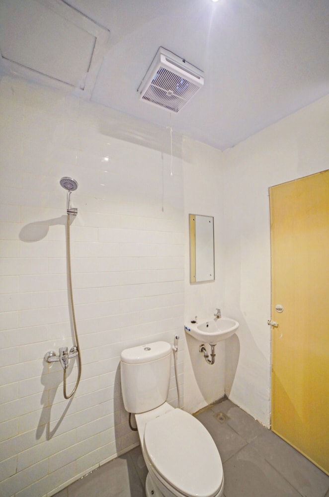 OYO 90559 Gamacity Residence 25/25