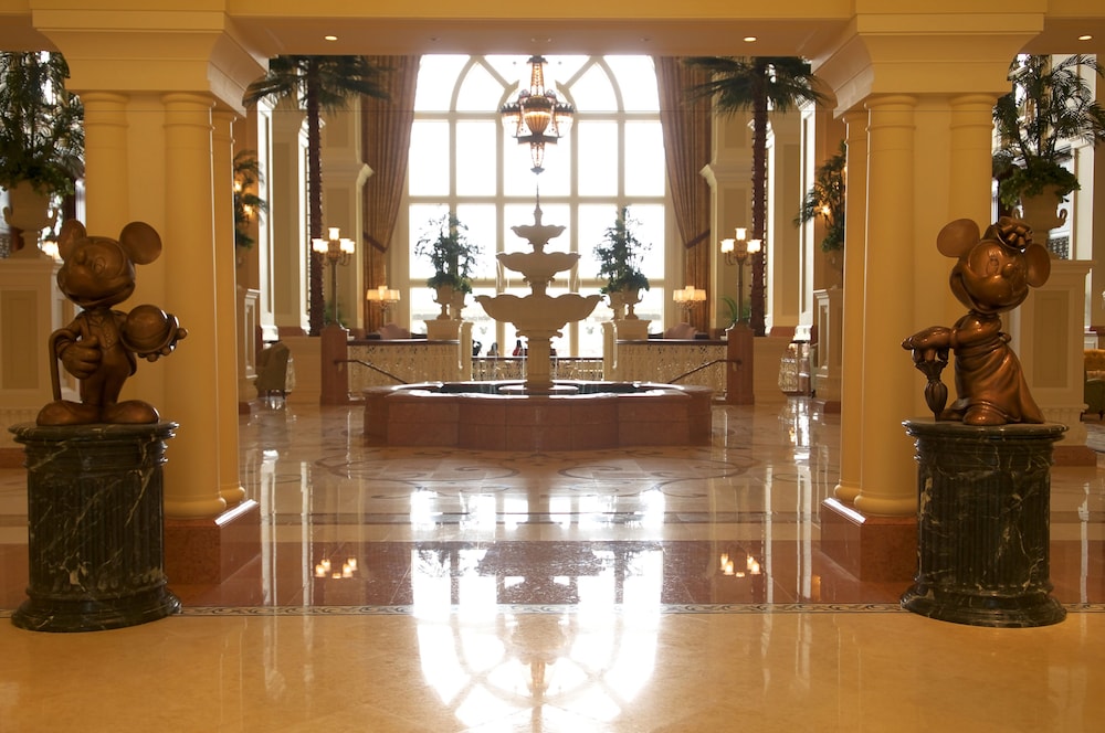 Tokyo Disneyland Hotel 9/50