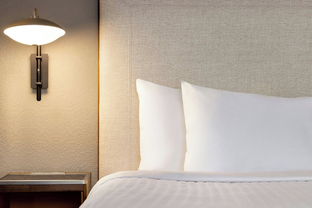 Courtyard by Marriott Atlanta Northlake 17/50
