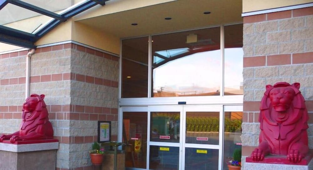 Red Lion Inn & Suites 12/69