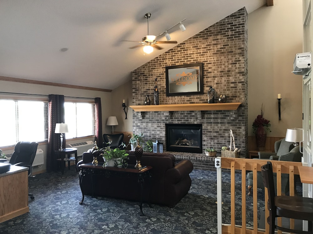 Fairbridge Inn Suites In Thorp Wi 31/47