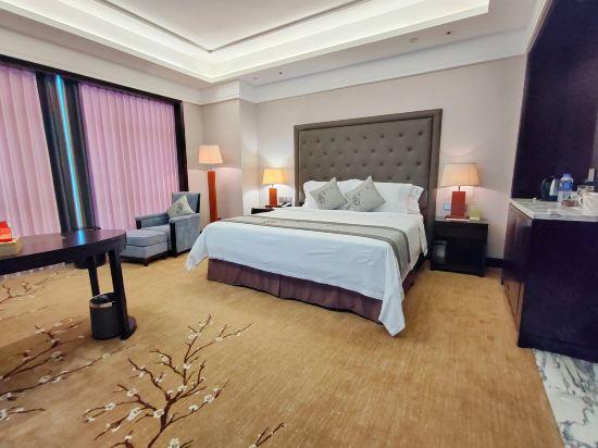 Business, Deluxe, Executive, King Bed