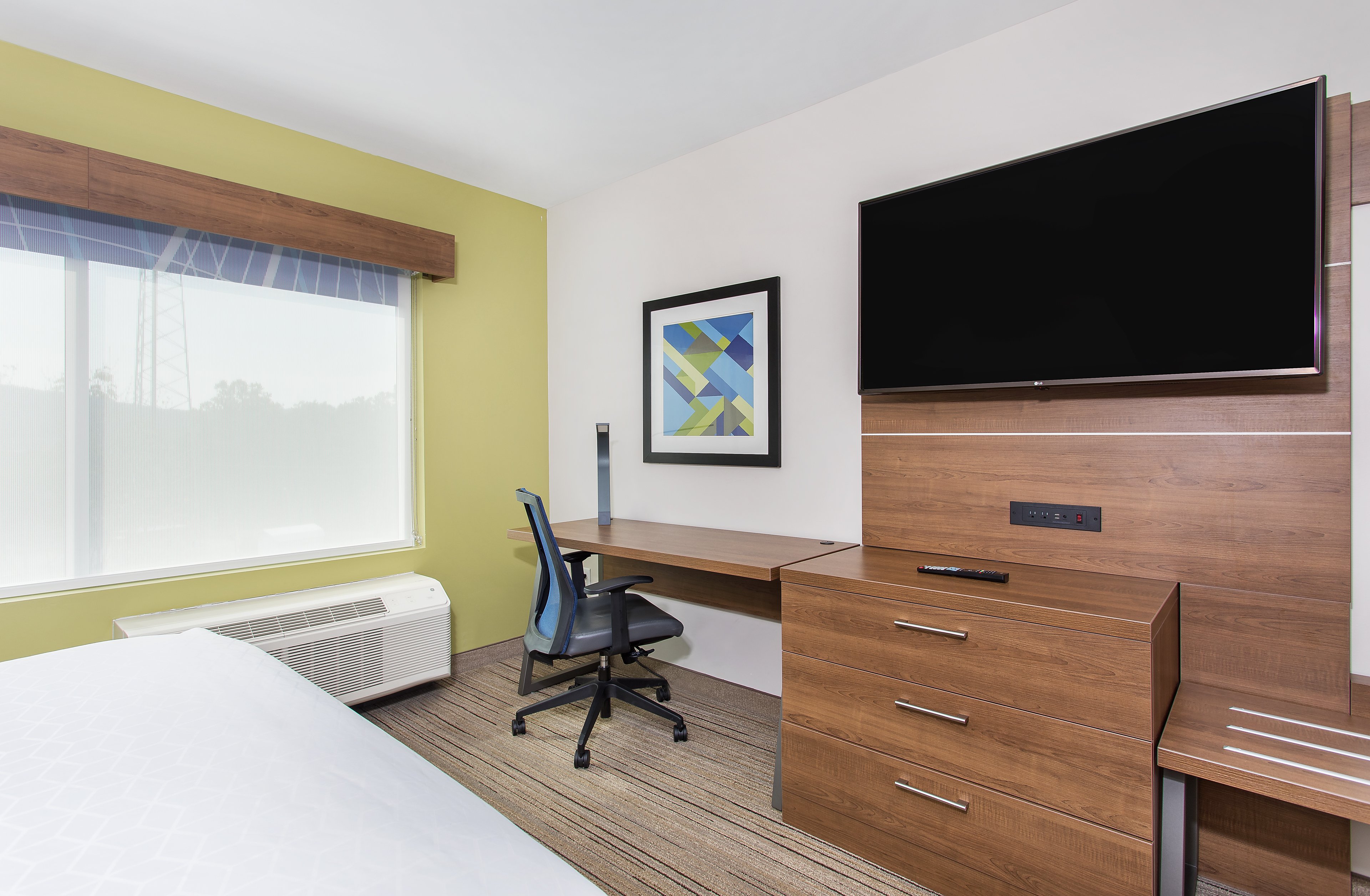 Holiday Inn Express Williamsburg 64/66