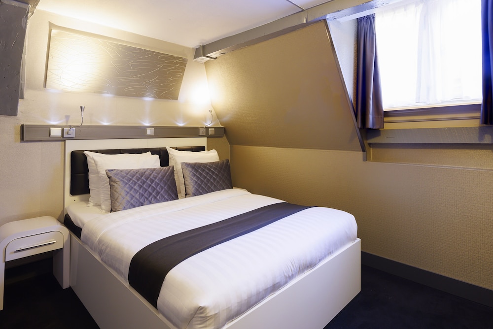 غرفة قياسية بسرير مزدوج، Hotel CC 2/7