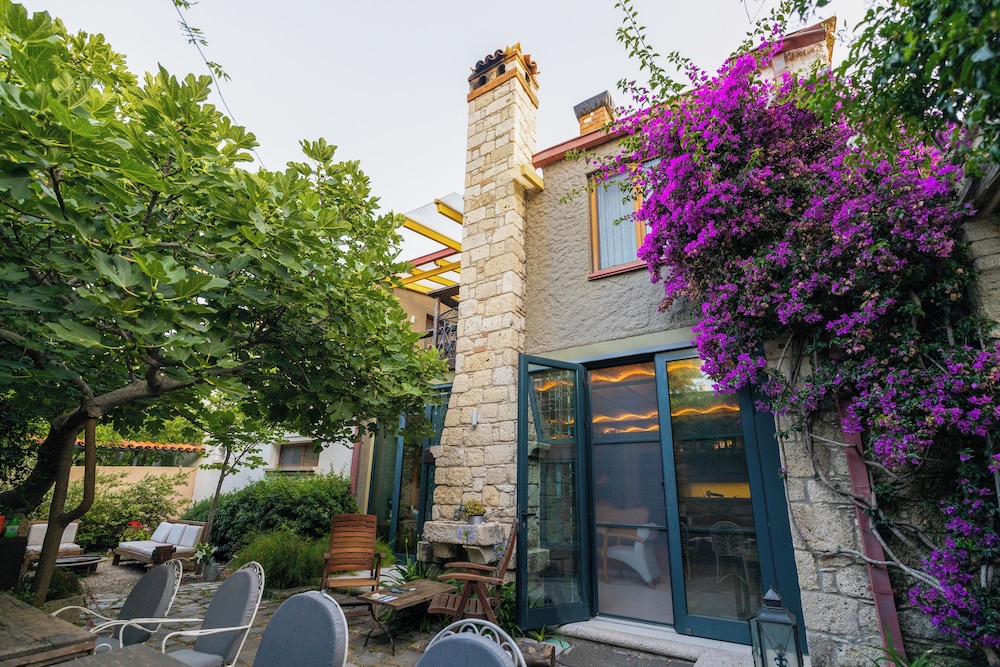 Sakin Ev Hotel 38/49