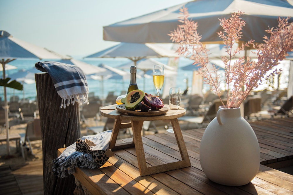 Ostria Sea Side Hotel 30/43