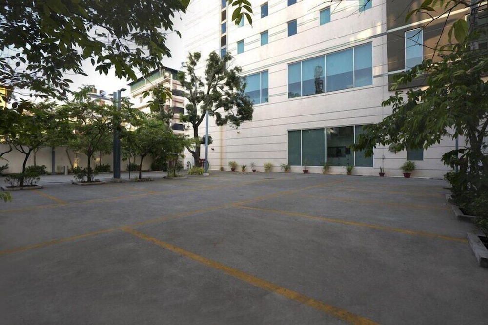 Ibis Kochi City Centre 71/76